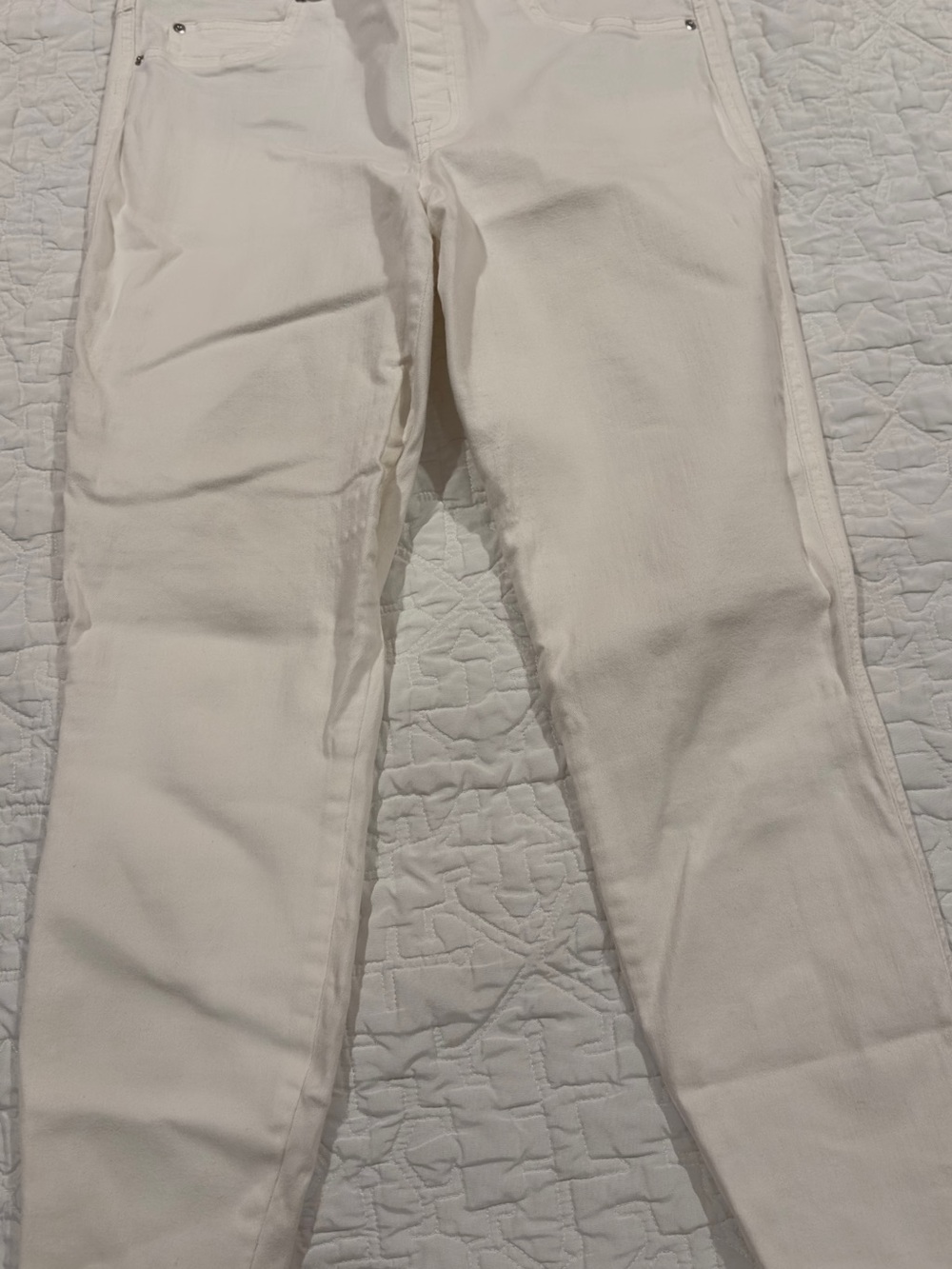 Classic Women's White Jeans - Slim Fit